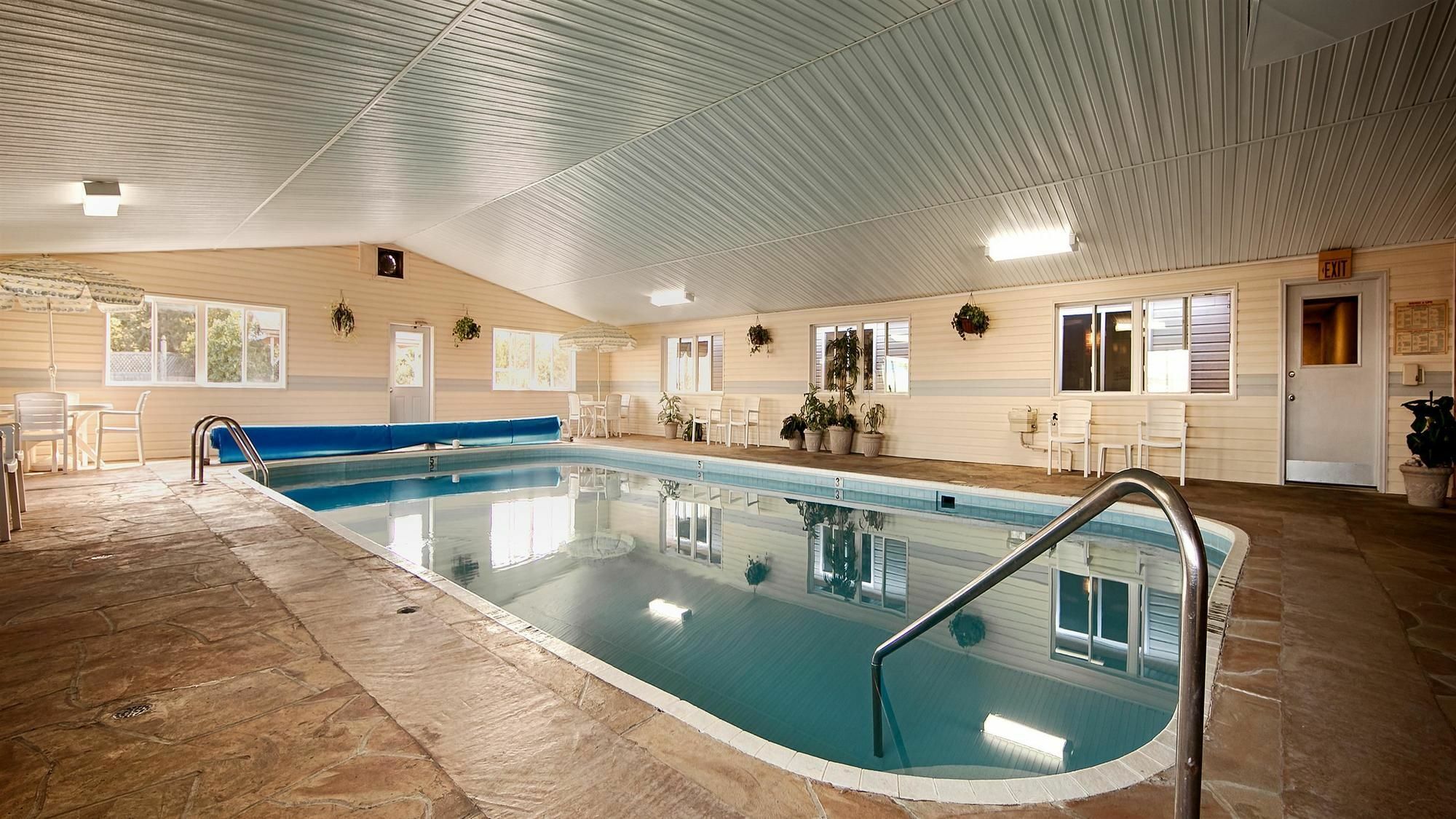 Best Western Of Алпина Екстериор снимка