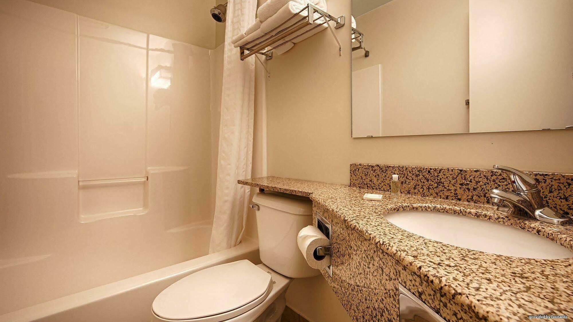 Best Western Of Алпина Екстериор снимка
